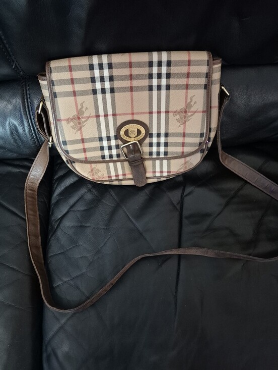 Burberry Handbags - VINTAGE BURBERRYS OF LONDON HAYMARKET CHECK SADDLE BAG